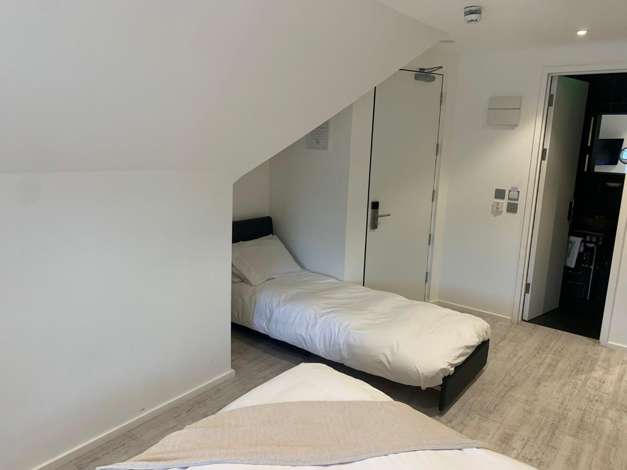 Cardiff Arms Bistro & Hotel Treorky Luaran gambar